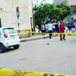 Testigos señalaron que los atacantes actuaron de manera rápida y fugaz, lo que dificultó la intervención de transeúntes y autoridades en el lugar.